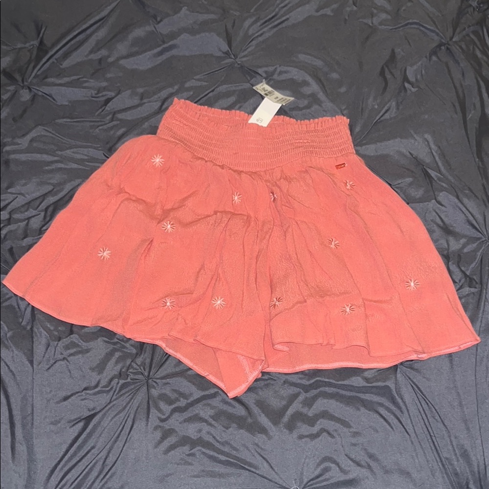 New Pink Coral Embroidered Tiered Shorts- XSmall